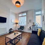 Newcastle Keep Hideaway By Week2Week